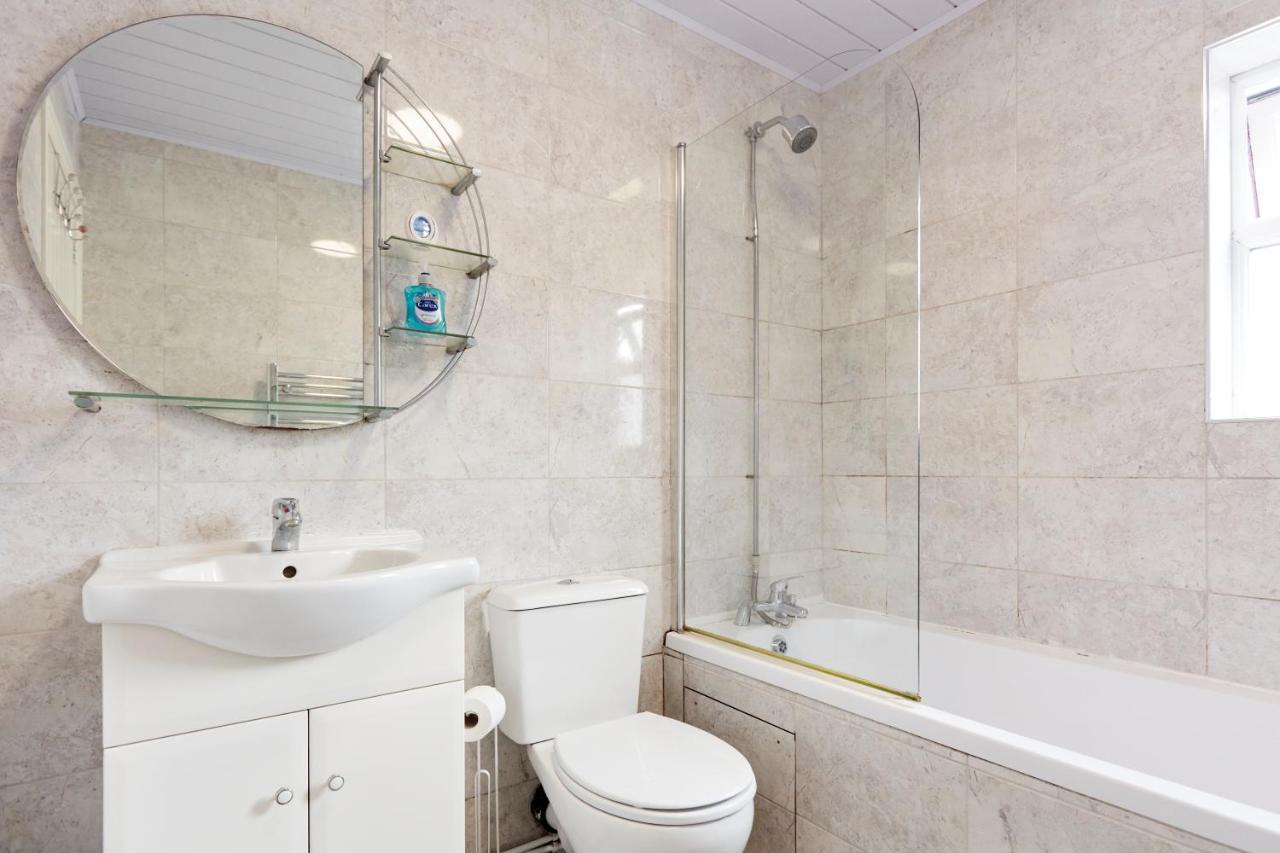 Spacious Home Close To City Centre Location 利兹 外观 照片